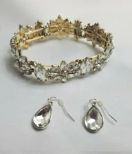 Silver Tone Floral Rhinestone 2 Piece Stretch Jewerly Bracelet Pierced Earrings