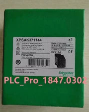 XPSAK371144 1PCS Brand NEW Schneider XPSAK371144 Safety relay  Fast delivery