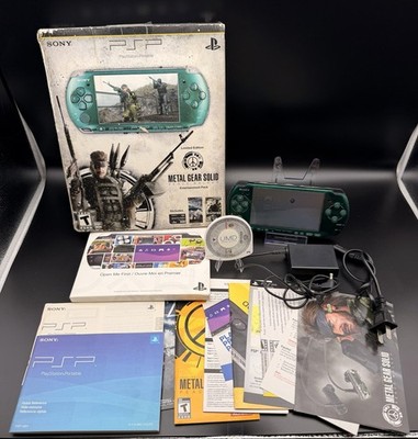 Sony PSP 3001 Spirited Green Metal Gear Solid Limited Pack Peace Walker *READ