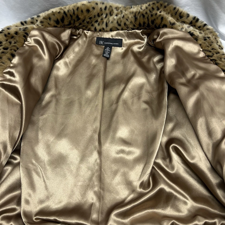 Abrigo corto de piel sintética con estampado animal INC International Concepts botón talla XL Foto 4 de 4