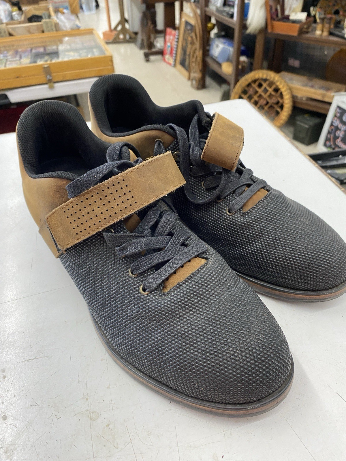 SAOLA Scarpe stringate Nobull Lifter in pelle marrone con cinturino per sollevamento pesi da uomo taglia 11? US