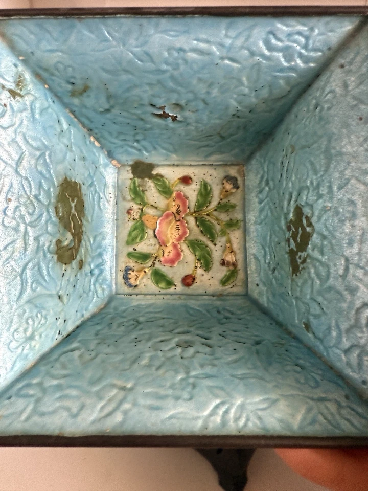 Antiguo esmalte de cantón rosa familiar china de los siglos XIX/XX en cuenco cuadrado de cobre Foto 4 de 4