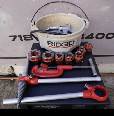 #ad Ridgid 111R 1 8 to 1 1 4 Pipe Threader Die Set Cutter Reamer Oiler Great Shape $400.00
