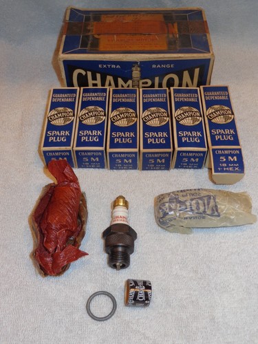 ( 1 ) .. ‘NOS’ Champion 5M Spark Plug ..‘Brass Hat’ .. 2 Ring Design .. USA Made - Picture 2 of 18