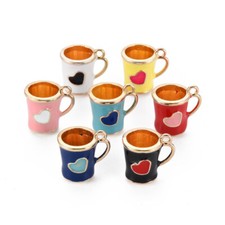 Puppenhaus Kaffepot mit Herz golden farbig emailliert 14 mm