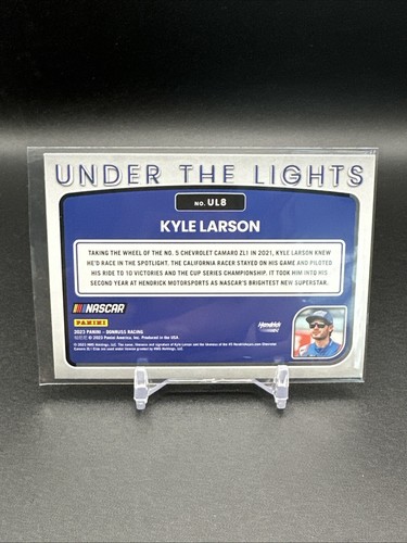 2023 Panini Donruss NASCAR Under the Lights #UL8 Kyle Larson Racing Retail Card - Bild 2 von 2