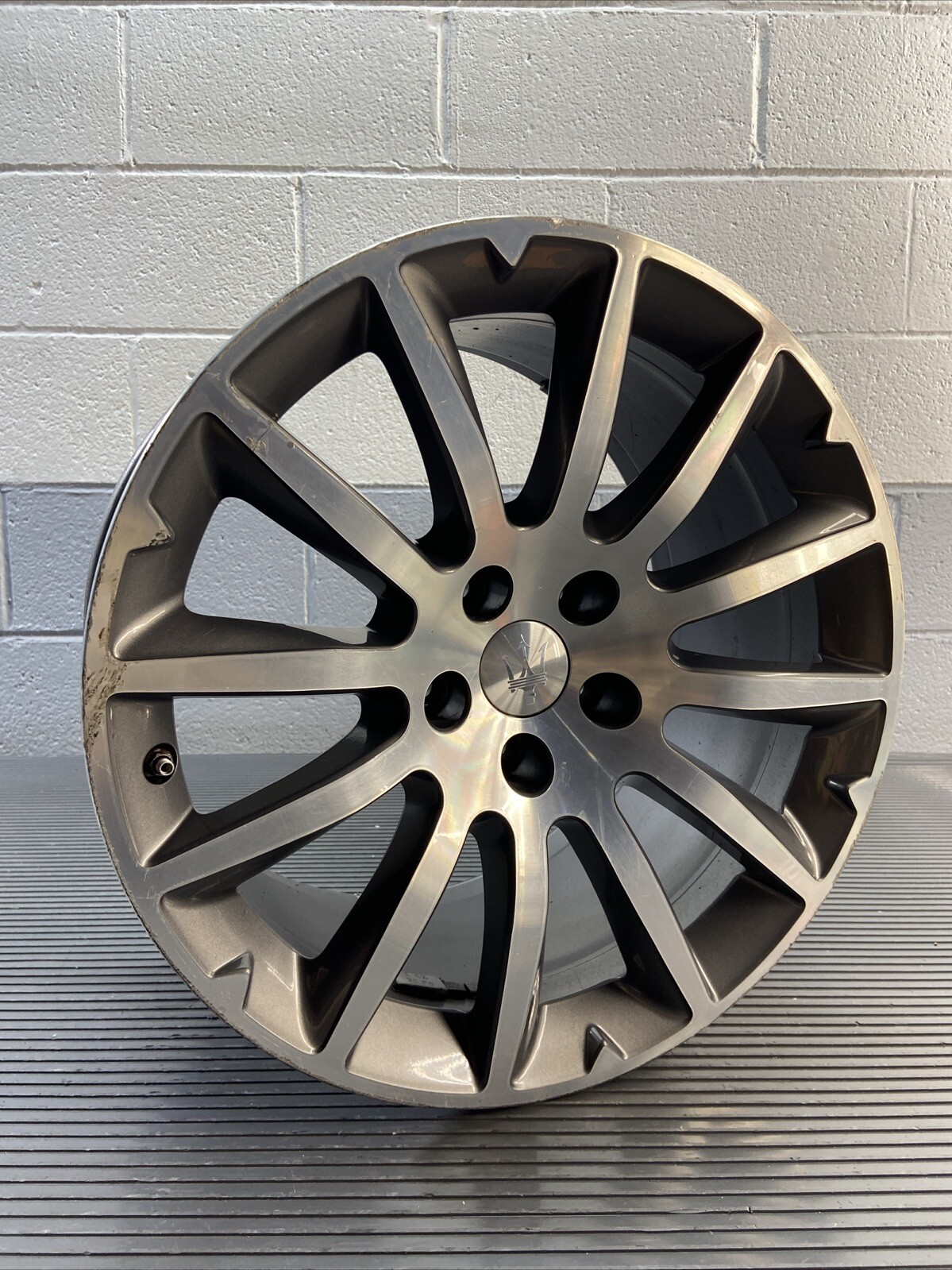 2014-2017 Maserati Ghibli Wheel Rim Disc 9.5j x 18 OEM Alloy *NOTE*