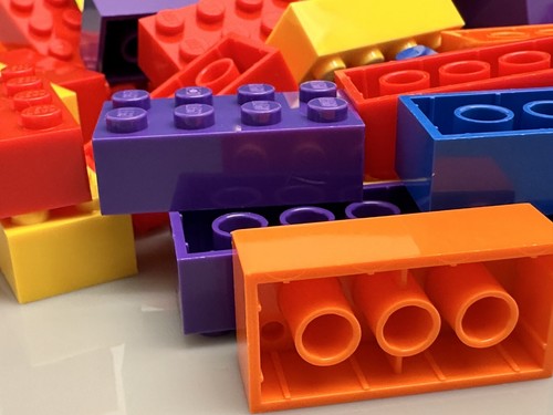 LEGO Brick 2x4 3001, Red, Purple, Blue, Yellow & Orange, 20 Of Each = 100 Pieces - Picture 7 of 15