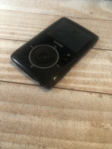 SanDisk Sansa Fuze 4GB SDMX14R FM MP3 Player - Picture 5 of 6