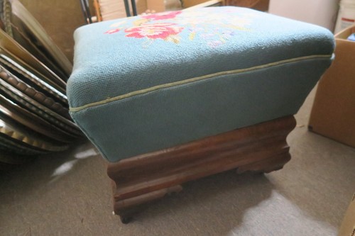 Vintage Handmade Needlepoint Wood Frame Leg Ottoman Stool 20" X16" Petit Point - Picture 6 of 12