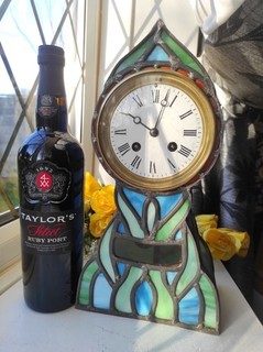 AUSSERGEWÖHNLICHE ANTIKE FRANZÖSISCHE MARKANTE KAMINUHR AUS GLASMALEREI SIEHE VIDEO