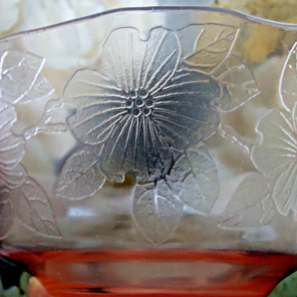 MacBeth-Evans Dogwood Pink Depression Glass Serving Bowl - Image 4 of 4