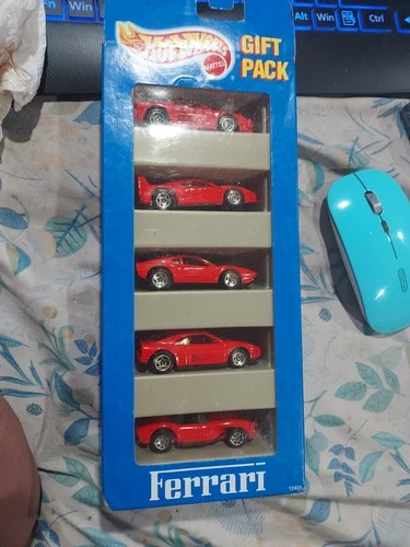Hot Wheels Vintage Ferrari 5 Car Gift Pack Red