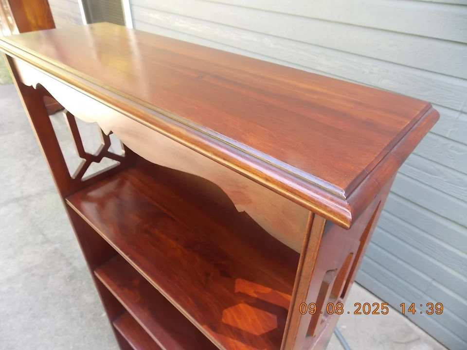 Bonita estantería vintage de caoba con calado lateral en estante superior 0 envío y devolución Foto 4 de 4