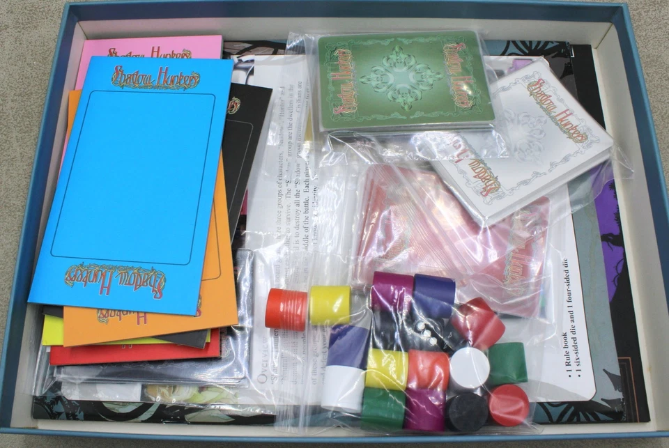 SHADOW HUNTERS Z Man Games ZMG 7030 COMPLETE 34500 - Image 2 of 4