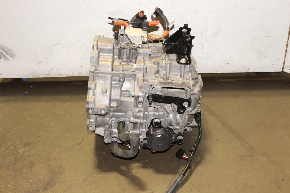 2010 2011 2012 2013 2014 2015 Toyota Prius 1.8L Hybrid CVT Auto Trans JDM 2ZRFXE - Image 4 of 4