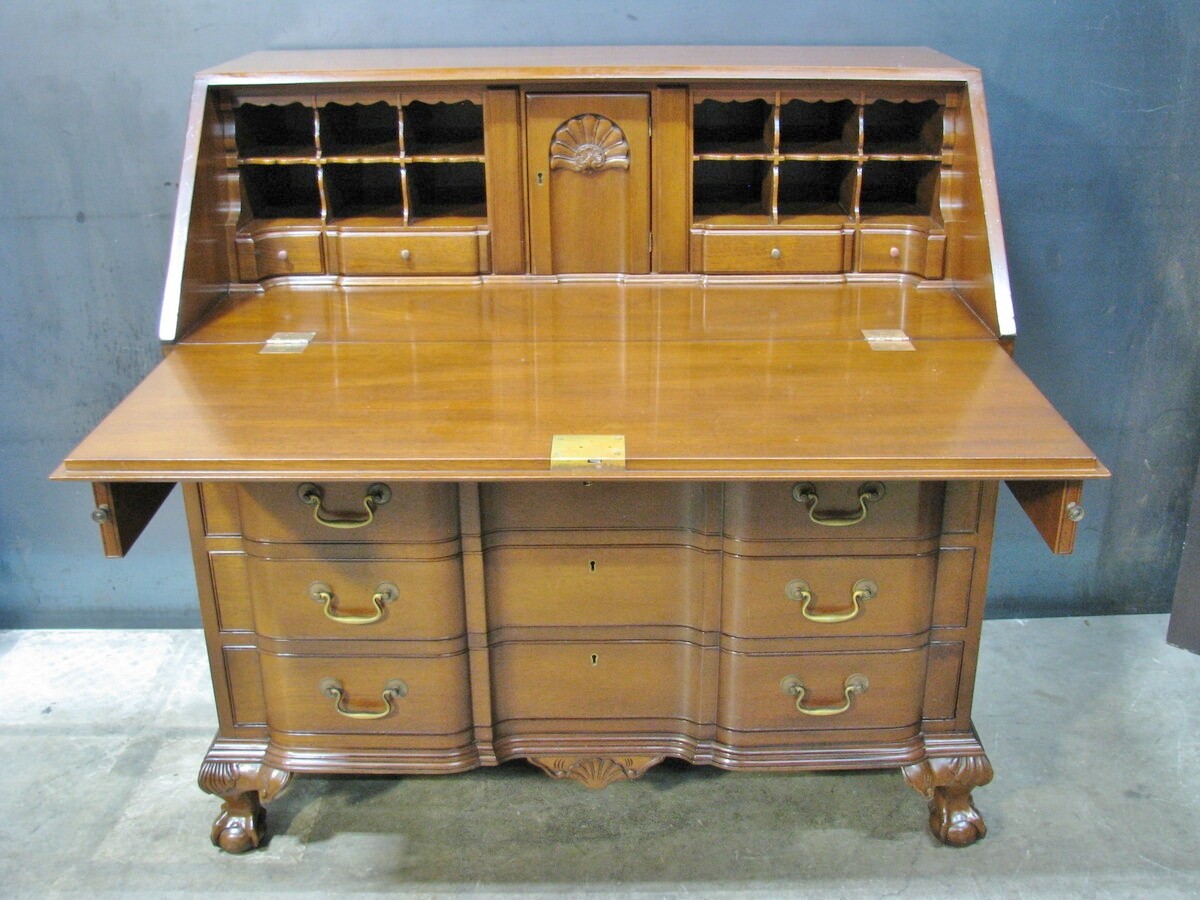 Exceptional Kittinger "Old Dominion" Solid Mahogany SlantFront