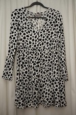 ASOS New Dress Size US 0 Black White V-neck Long Sleeves Front Button Closure 