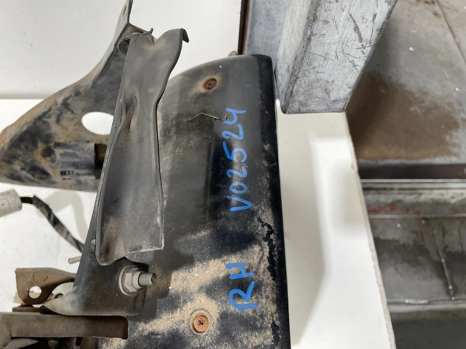 Toyota Celica Right Head Light Assembly RA60 11/1981-09/1983 - image 4 of 4