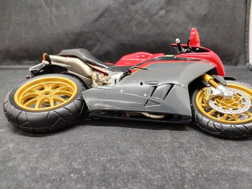 MINICHAMPS MV AGUSTA F4 1000 TAMBURI 2005 Red Black 1/12 Motorcycle - Picture 11 of 16