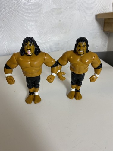 THE HEADSHRINKERS SAMU & FATU WWF HASBRO ACTIONFIGUR