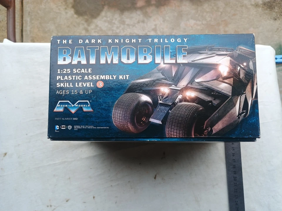 Moebius Models Batman Dark Knight Batmobile 1:25 943 Model Kit PARTIALLY OPENED - Image 2 of 4