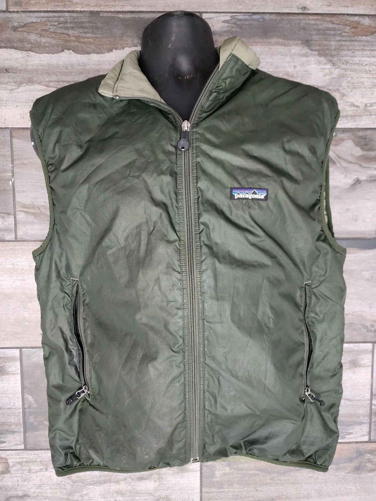 Patagonia Mens Vest Green Full Zip Lightweight Outdoor Hiking Camping Jacket