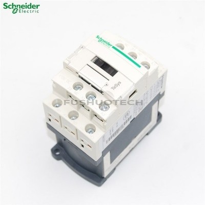 New 1pcs CAD32FDC DC110V Plc Module yp *tm