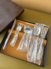 5 Serving Pieces International Lyon NEW CHARM Stainless Flatware boxed satin MCM