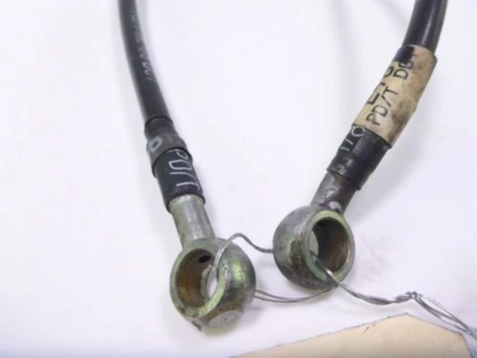 Manguera de línea de freno trasero Triumph Trophy 1200 96 Foto 3 de 4