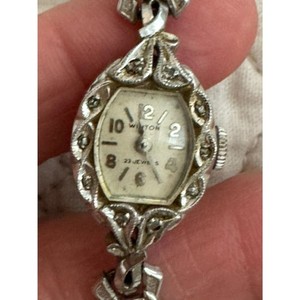 Vintage Winton 1950 mechanical dainty silver-tone watch. Working. 17 Jewel 1950s Watch - Etsy main image 2