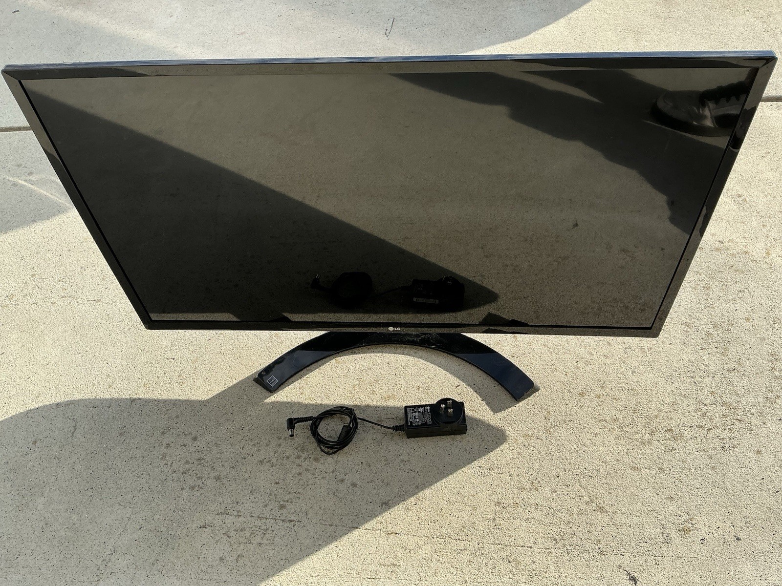 LG 32MA70HY-P 32 Inch Monitor HDMI VGA DisplayPort 16:9 Blac