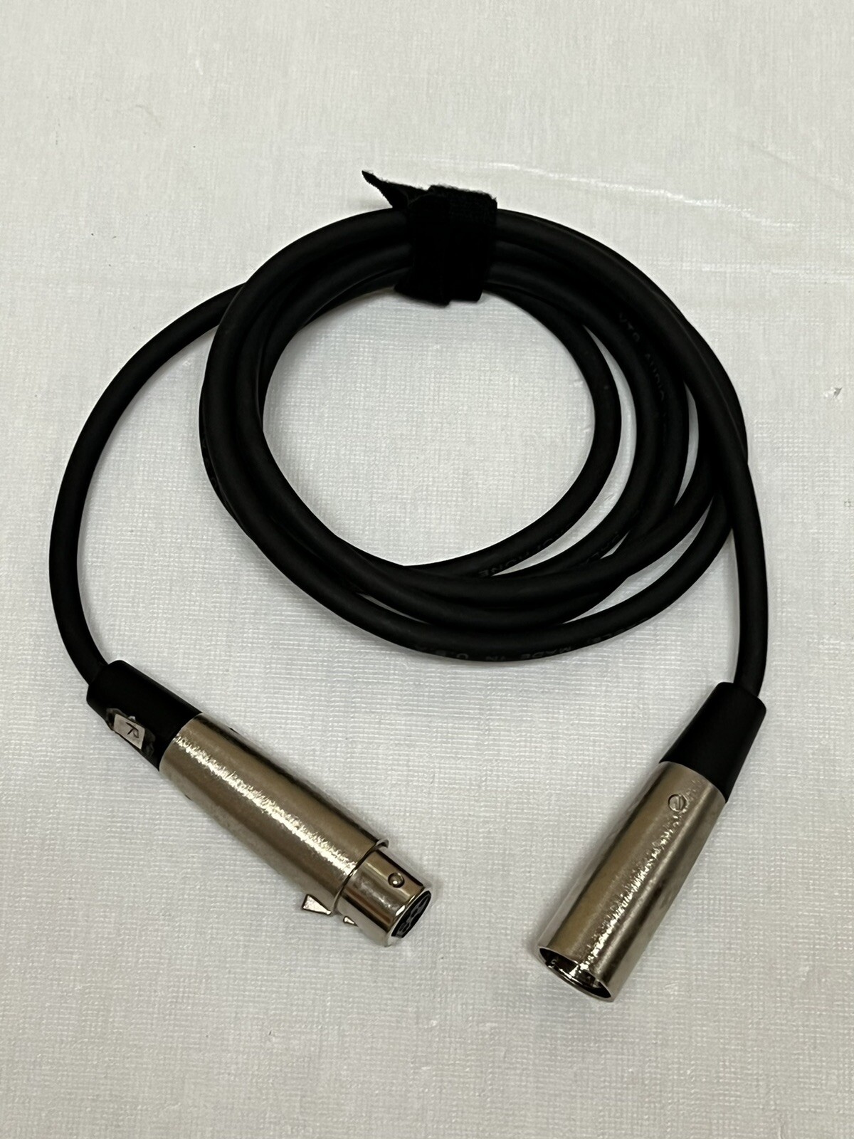 RETRO TYPE SOUND PLUS R-502 DYNAMIC MICROPHONE W/ NOISE BALANCED MIC CABLE