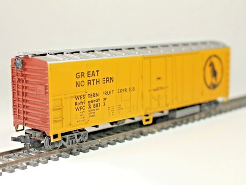 ATHEARN HO 50' REFRIGERATOR BOX CAR Great Northern WFCX #8813 USED EXCELNT COND - Picture 4 of 10