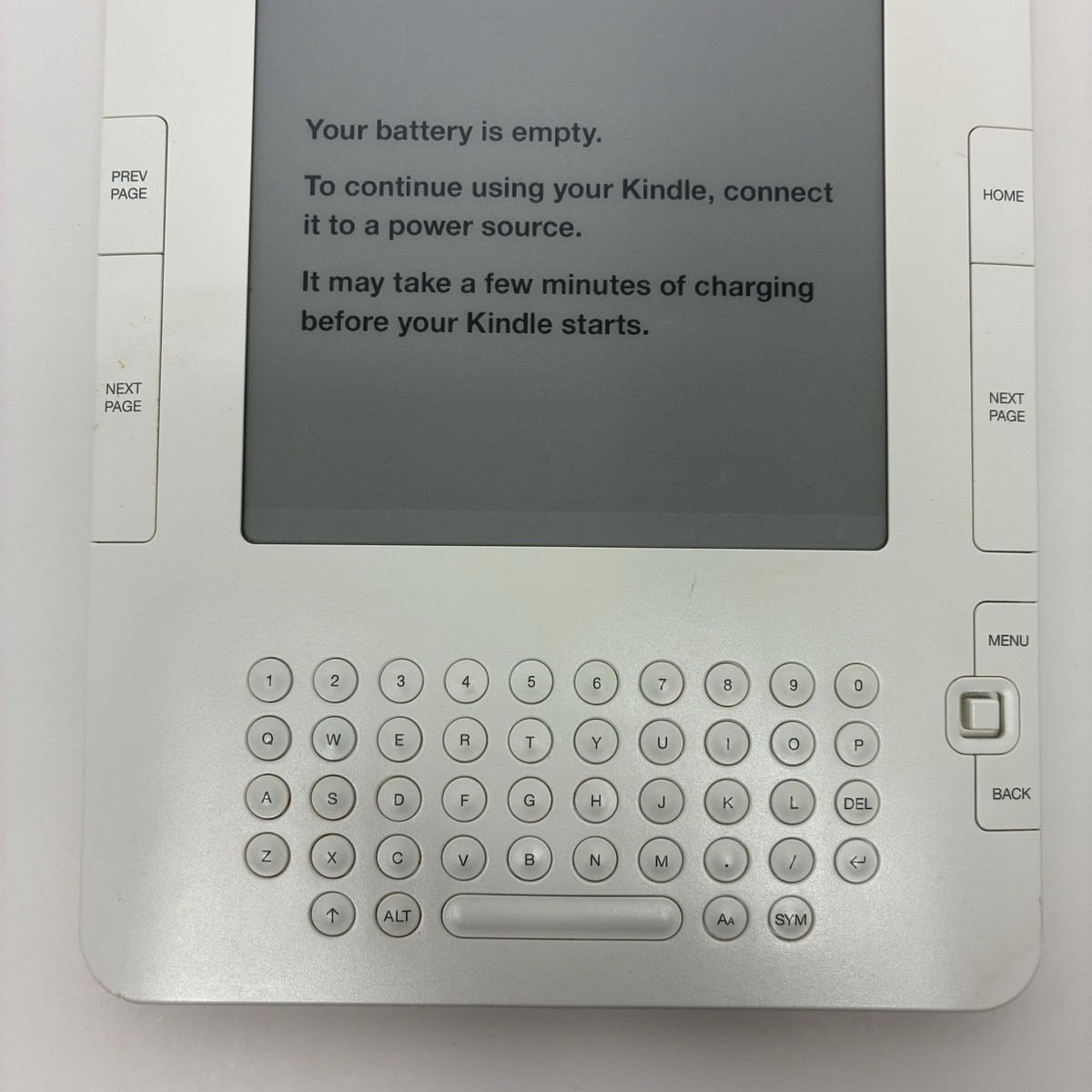 Amazon Kindle (2nd Generation) 2GB 6in - White W/ Case Bundle
