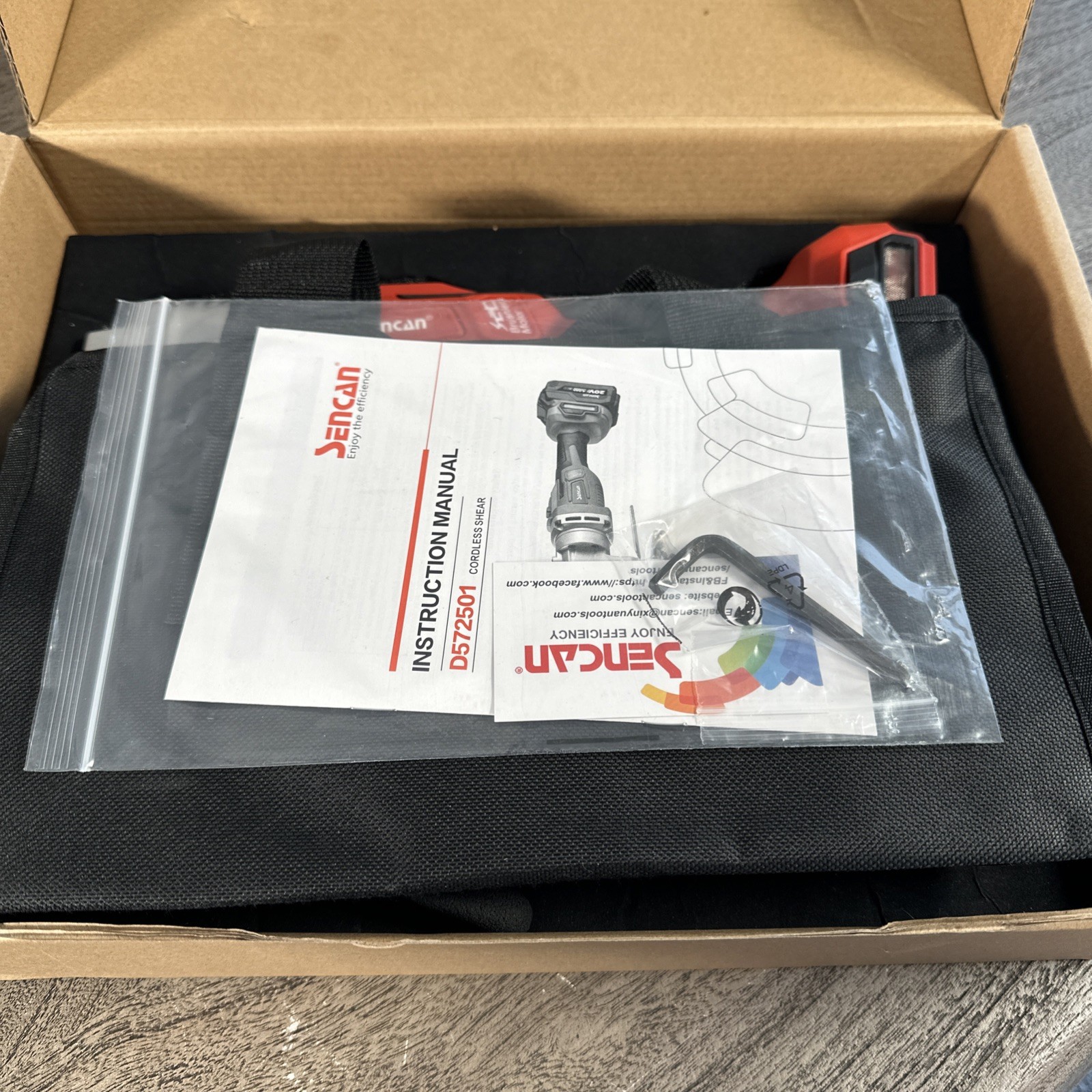 Sencan Cordless Gauge Shear Metal Cutter 2600RPM Brushless 4.0AH battery/Charger