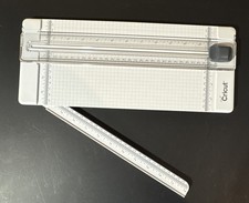 Recortadora portátil Cricut 13 pulgadas cortadora artesanal blanca usada perfecto estado