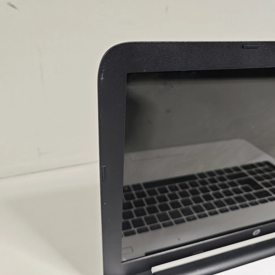 HP Laptop - AMD A8-7th Gen, Radeon R5, 8GB RAM 2TB HDD Ristrutturato, N.Windows - Immagine 2 di 4