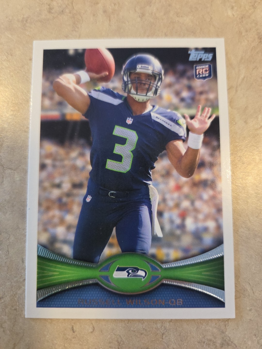2012 Topps - Russell Wilson #165 Stands in Background (RC)