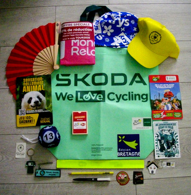 Lot De 17 Casquettes Et Bob Tour De France – Goodies Caravane 2025 Et Avant (neufs)