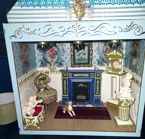 Dollhouse Roombox Lit And Furnished