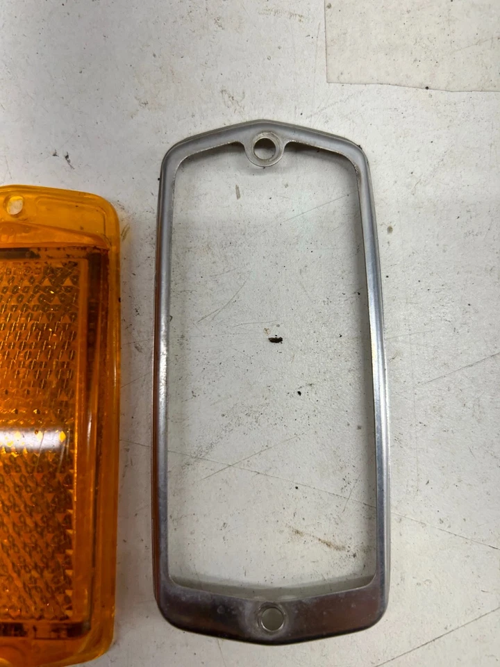 1975 - 1978 Datsun 240Z-260Z-280Z 侧标记灯带安装边框 SAEPIA69 — 第 4/4 张图片