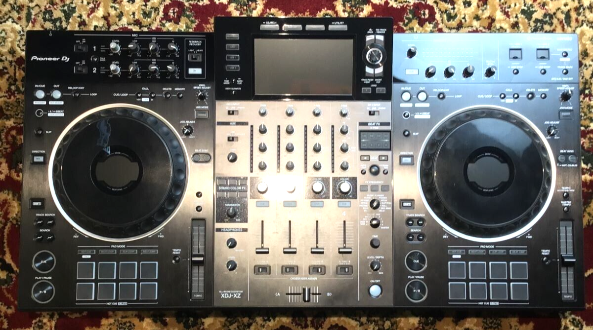 Pioneer DJ XDJ-XZ 4ch Professional All In One DJ System Pioneer DJ XDJ-XZ 4ch Professional All In One DJ System
