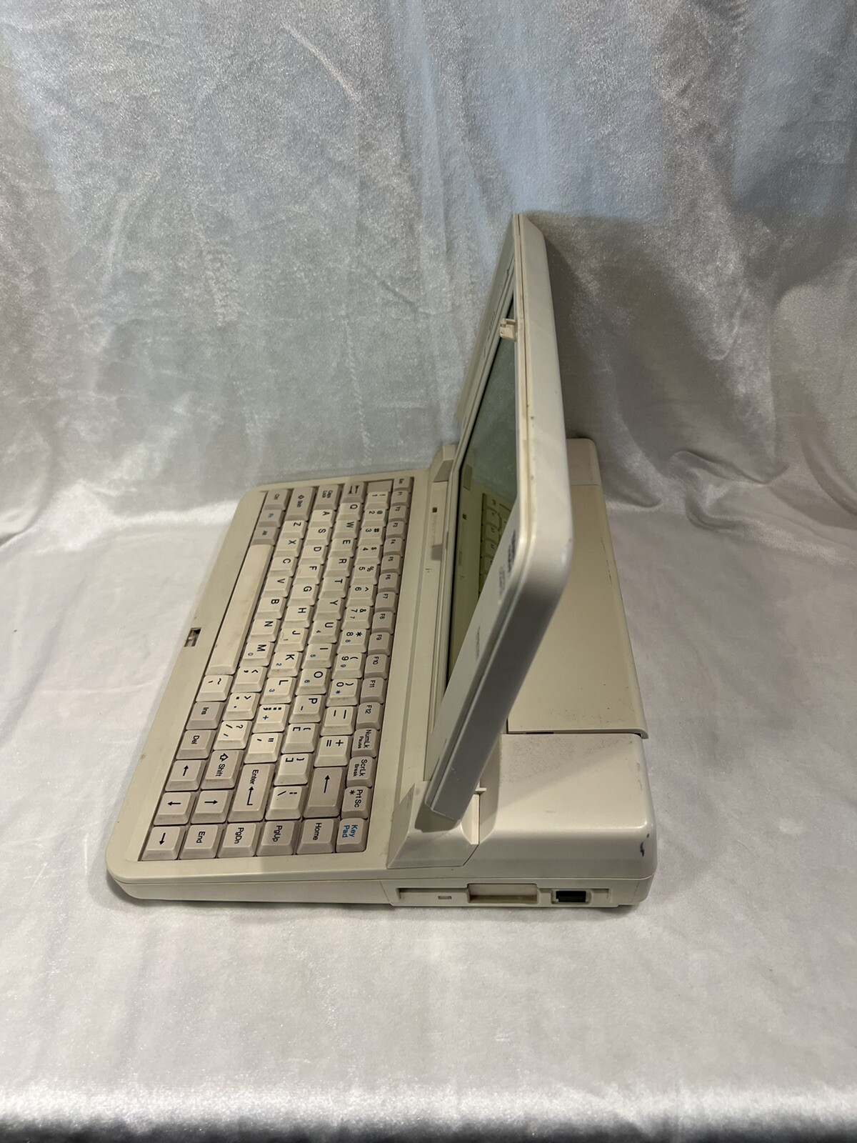 Tandy 1100FD Laptop Computer DOS Deskmate UNTESTED FOR PARTS eBay