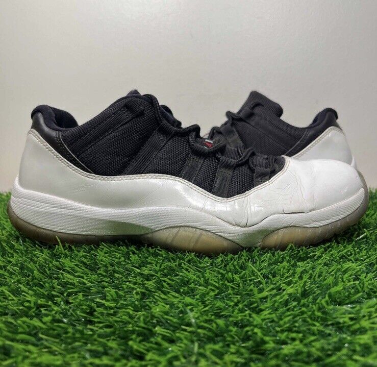 Nike Air Jordan 11 XI Retro Low Tuxedo White Black Size 10 Sneakers 528895-110 Nike Air Jordan 11 XI Retro Low Tuxedo White Black Size 10 Sneakers 528895-110