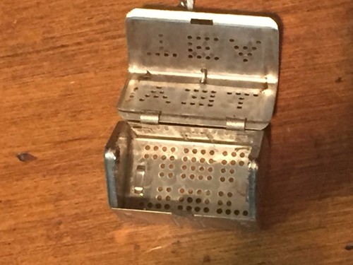 Vintage Metal House Shaped Tea Infuser - Picture 6 of 6