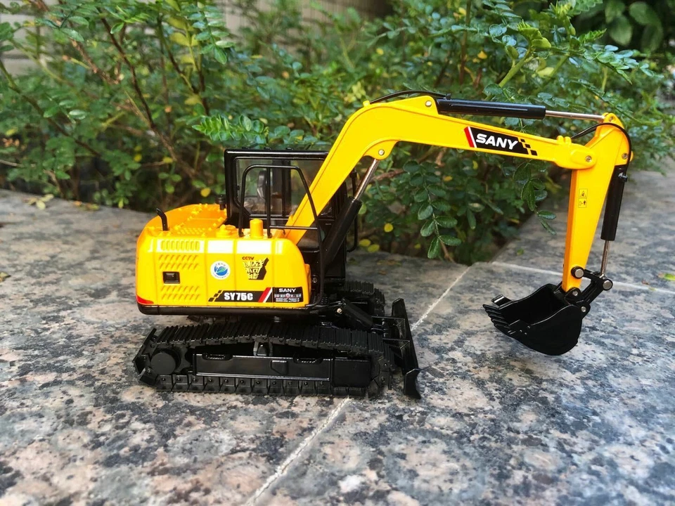 SANY 1/35 Construction Vehicle Car SY75C-9 Diecast Excavator Collect Model Toy - Image 4 of 4