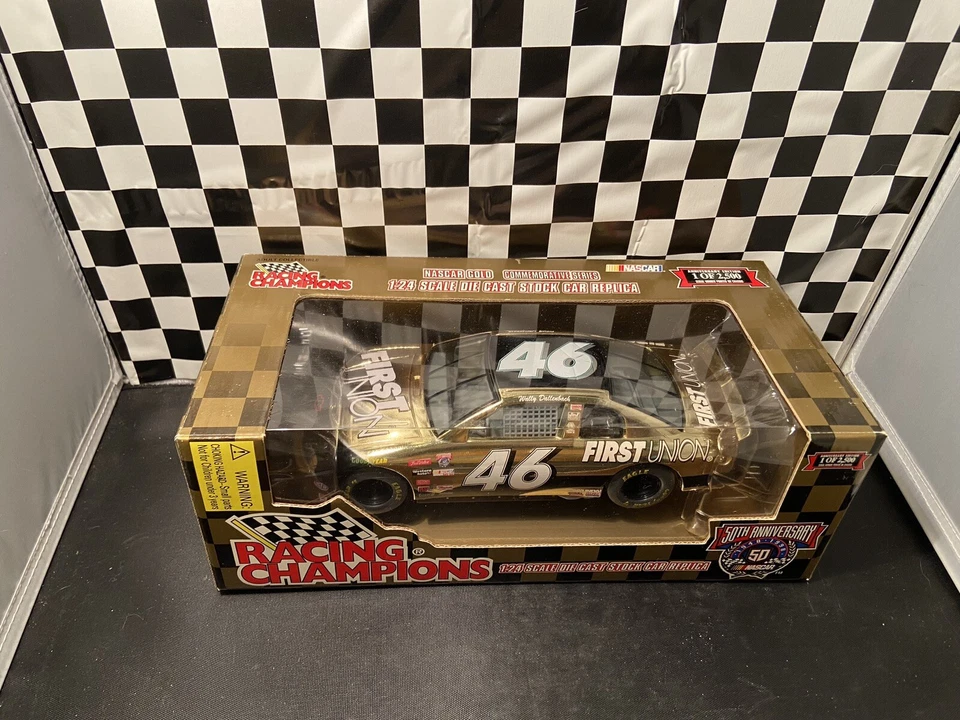 Racing Champions 50th Ann. Juego Wally Dallenbach #46 First Union 1:64 y 1:24 - oro Foto 3 de 4