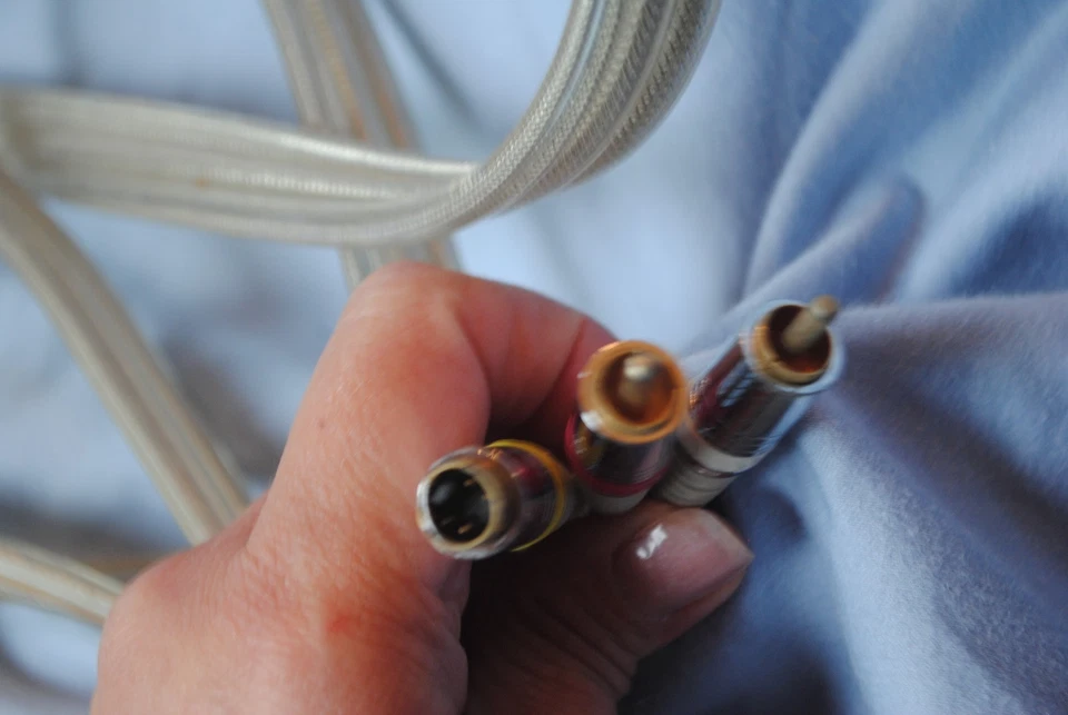 6' S-Video + RCA Stero Audio Cable Clear Gold Connection great used condition tv - Image 3 of 4