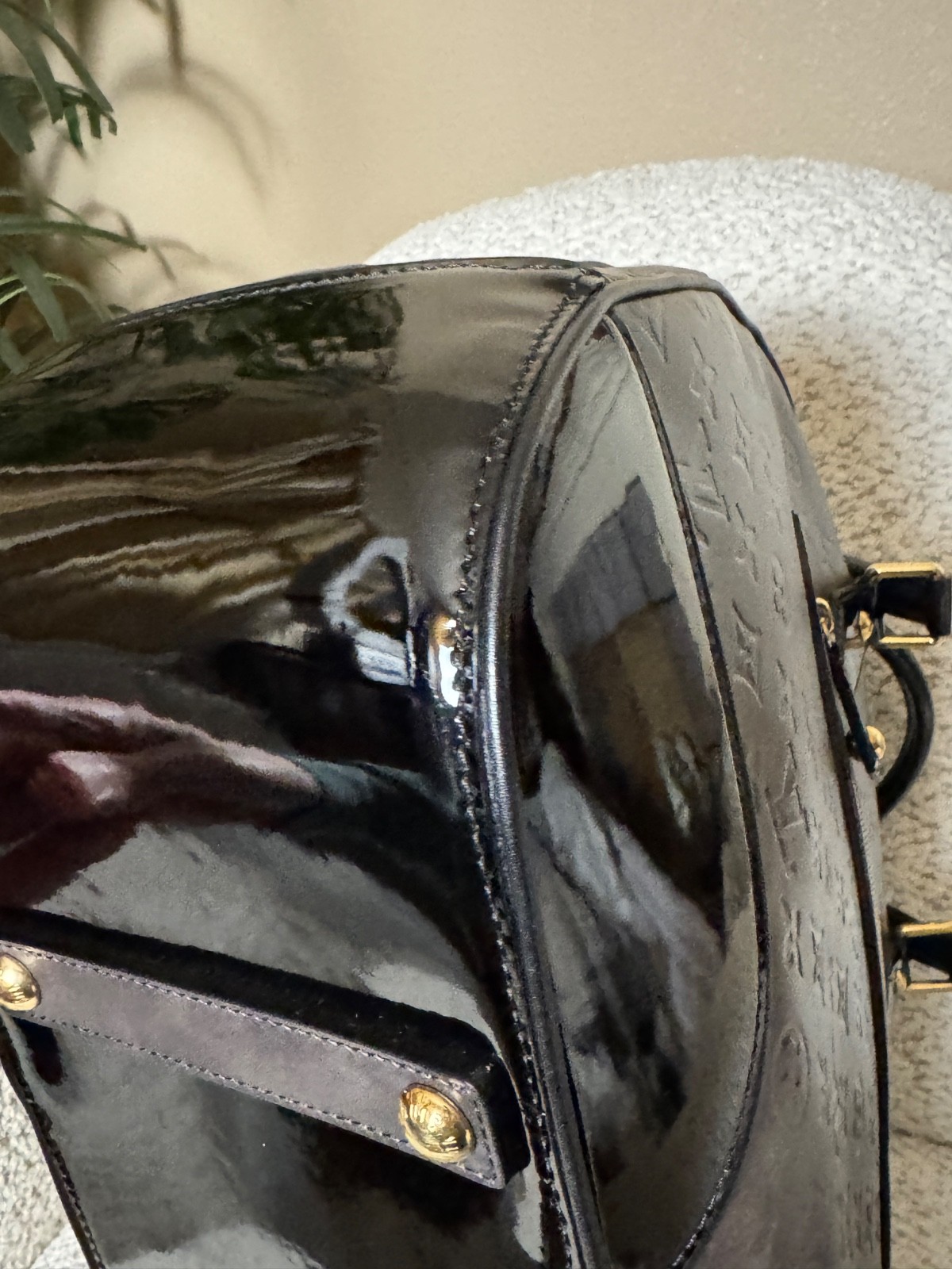 Gorgeous rare Louis Vuitton Alizee embossed travel bag image 8